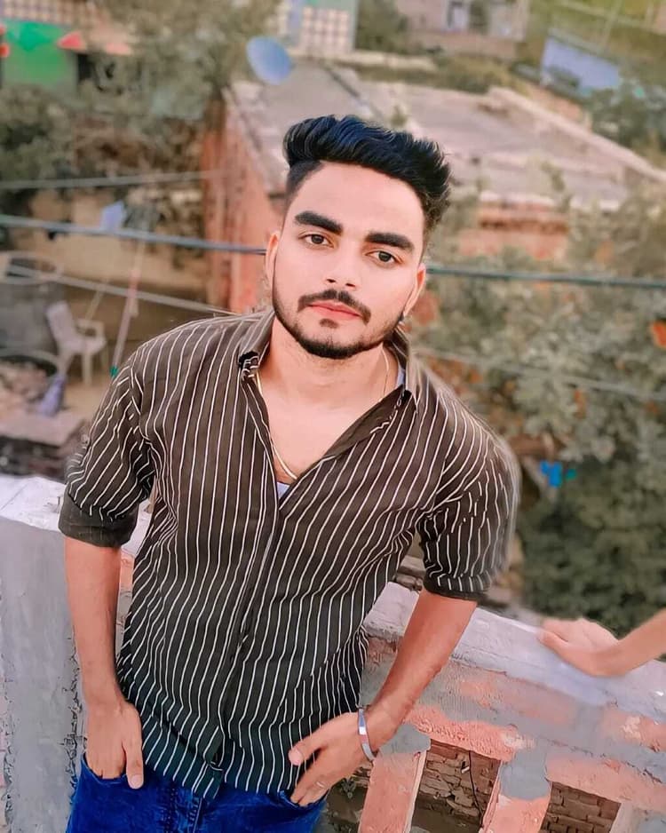 डिलीवरी ब्वॉय ने फंदे से लटककर दी जान