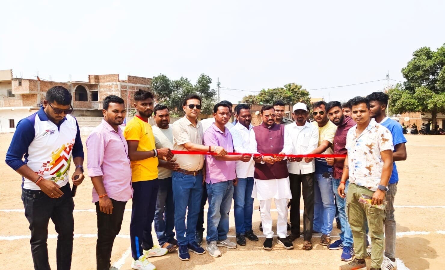 Giridih News: तिसरी के गांधी मैदान में क्रिकेट चैंपियंस ट्रॉफी टूर्नामेंट शुरू