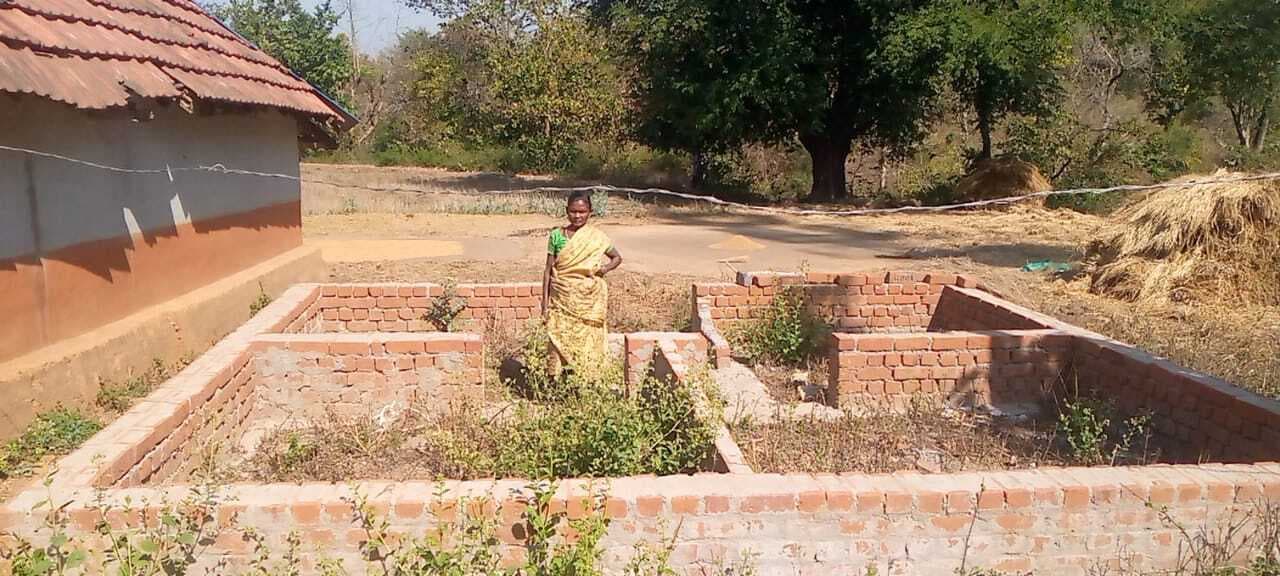 East Singhbhum News : अबुआ आवास के लाभुकों को नहीं मिल रही दूसरी किस्त की राशि, निर्माण अटका