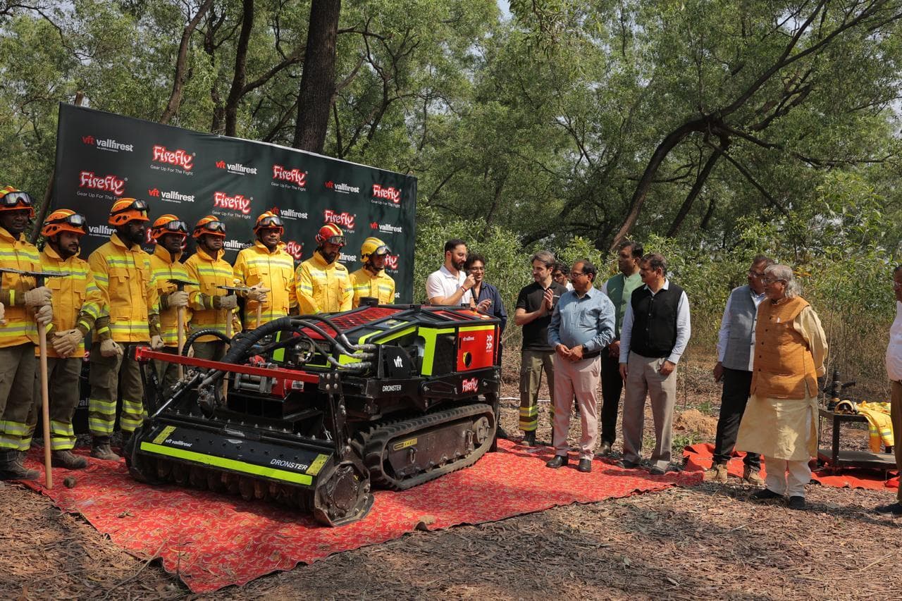 Jamshedpur News :पहली बार दलमा जंगल में आग बुझाने के लिए ड्रोनस्टर का होगा इस्तेमाल