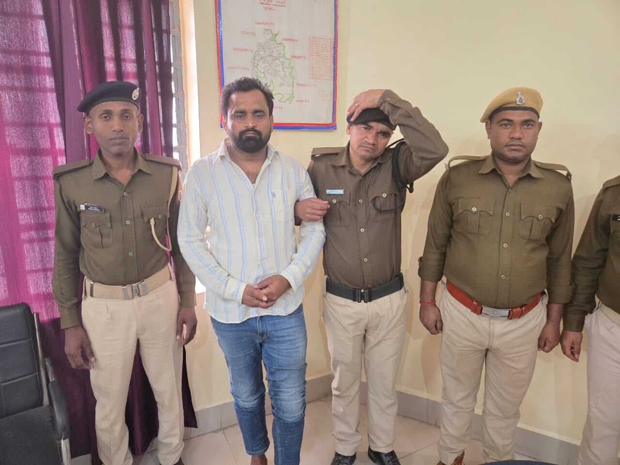 लखौरा नौरंगिया पंचायत के मुखिया गिरफ्तार