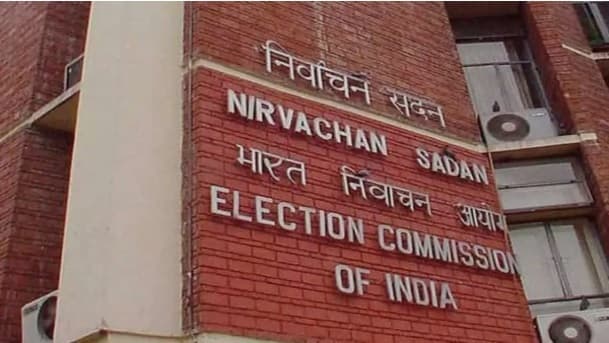 Political News : चुनाव आयोग ने पार्टी अध्यक्षों और नेताओं को भेजा न्योता