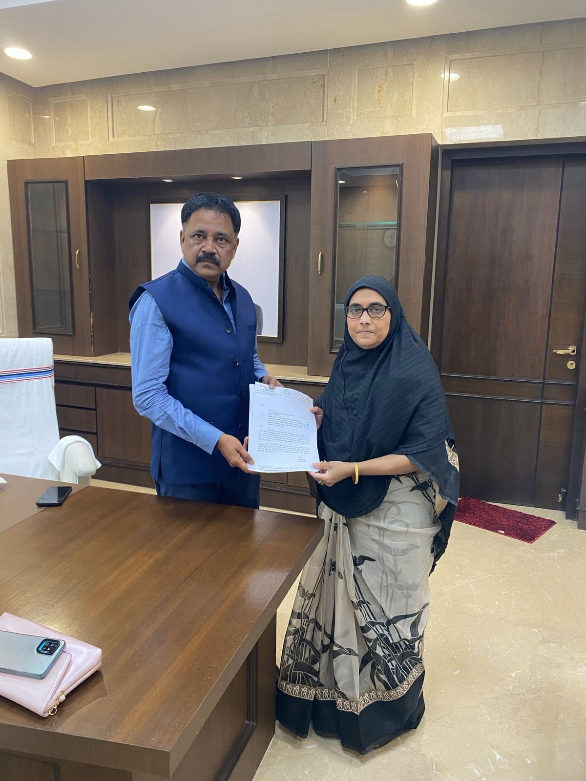 तीन बीएड कॉलेजों की मान्यता रद्द करने का निर्णय वापस लेने की मांग, मंत्री से मिलीं विधायक