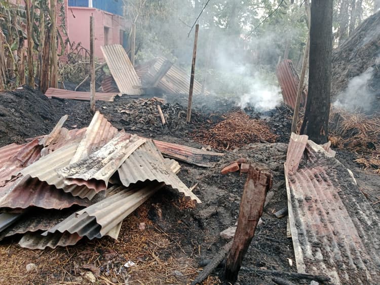 आग लगने से  छह घर जले, लाखों की क्षति