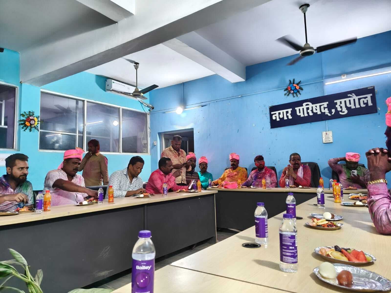 सुपौल नगर परिषद में होली मिलन और इफ्तार पार्टी, सौहार्द्र और एकता की मिसाल पेश