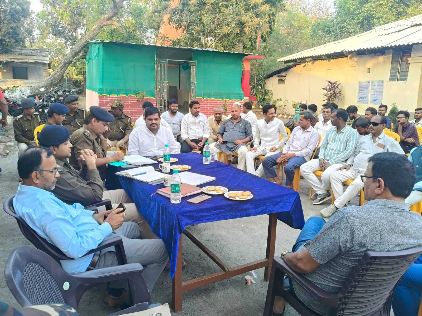 पुलिस अधिकारियों को सेक्टरों में बांट कर लगायी गयी ड्यूटी : थानाध्यक्ष