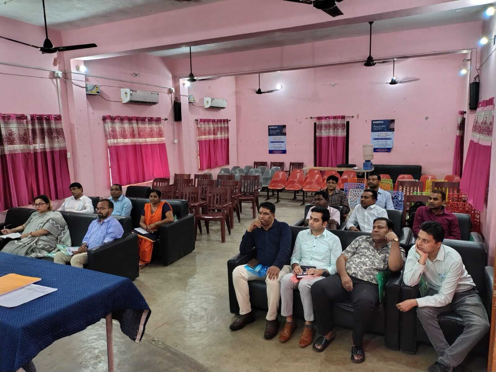 Deoghar News : बुजुर्गों की स्वास्थ्य देखभाल के लिए खुद को रखें तैयार : डॉ मनीष