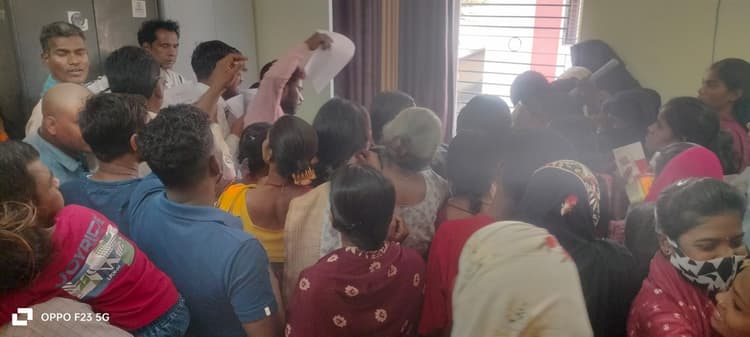 मंईयां सम्मान की राशि नहीं मिली, घेरा बीडीओ कार्यालय