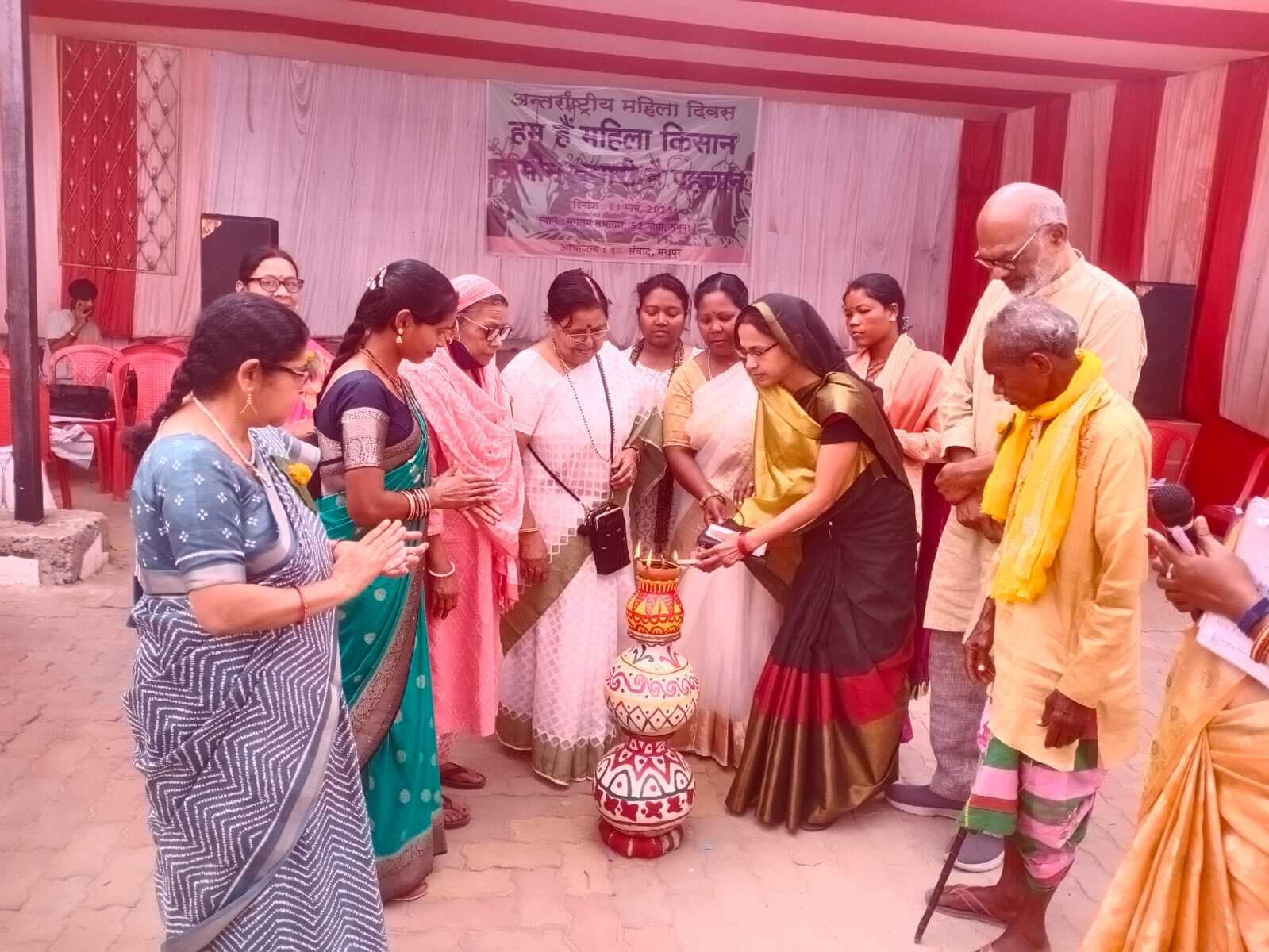 Deoghar news <bha>;</bha> महिला किसानों के नाम हो जमीन के पट्टे :  डॉ. सुमन लता