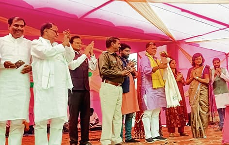 Chhapra News : जिला कला संस्कृति विभाग ने मढ़ौरा में आयोजित किया होली महोत्सव