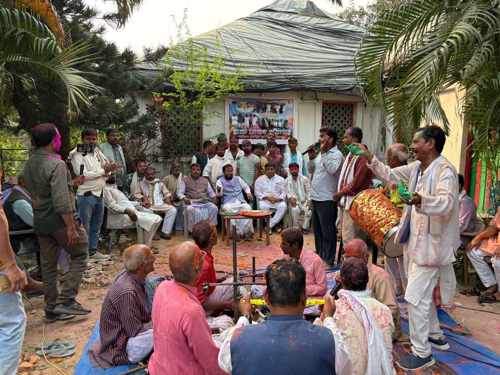 Madhubani News : होली सामाजिक सद्भाव का संदेश देने वाला है पर्व