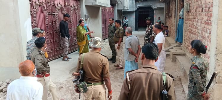 Gaya News : मामूली बात को लेकर दो गुटों में मारपीट व रोड़ेबाजी