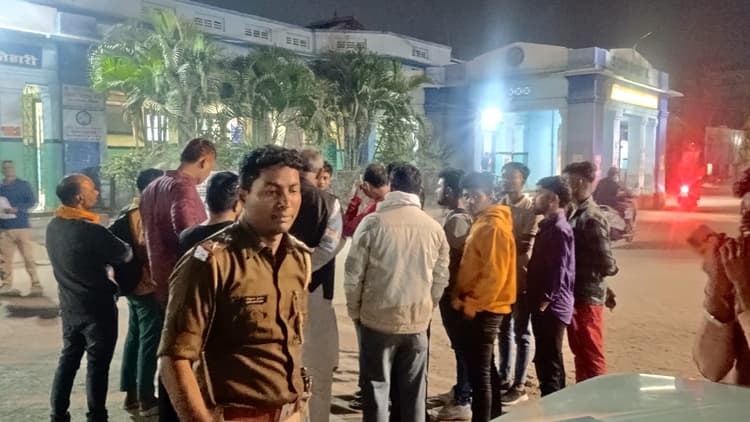 बस के चपेट में आने से बाइक सवार युवक की मौत