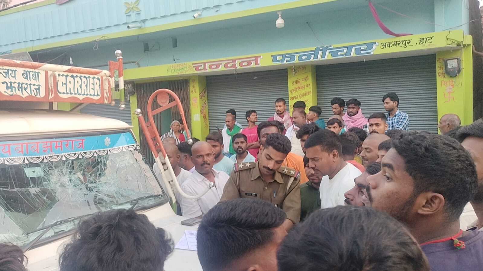 Nawada News : पिकअप से कुचलकर युवक की मौत, वाहन छोड़ चालक फरार