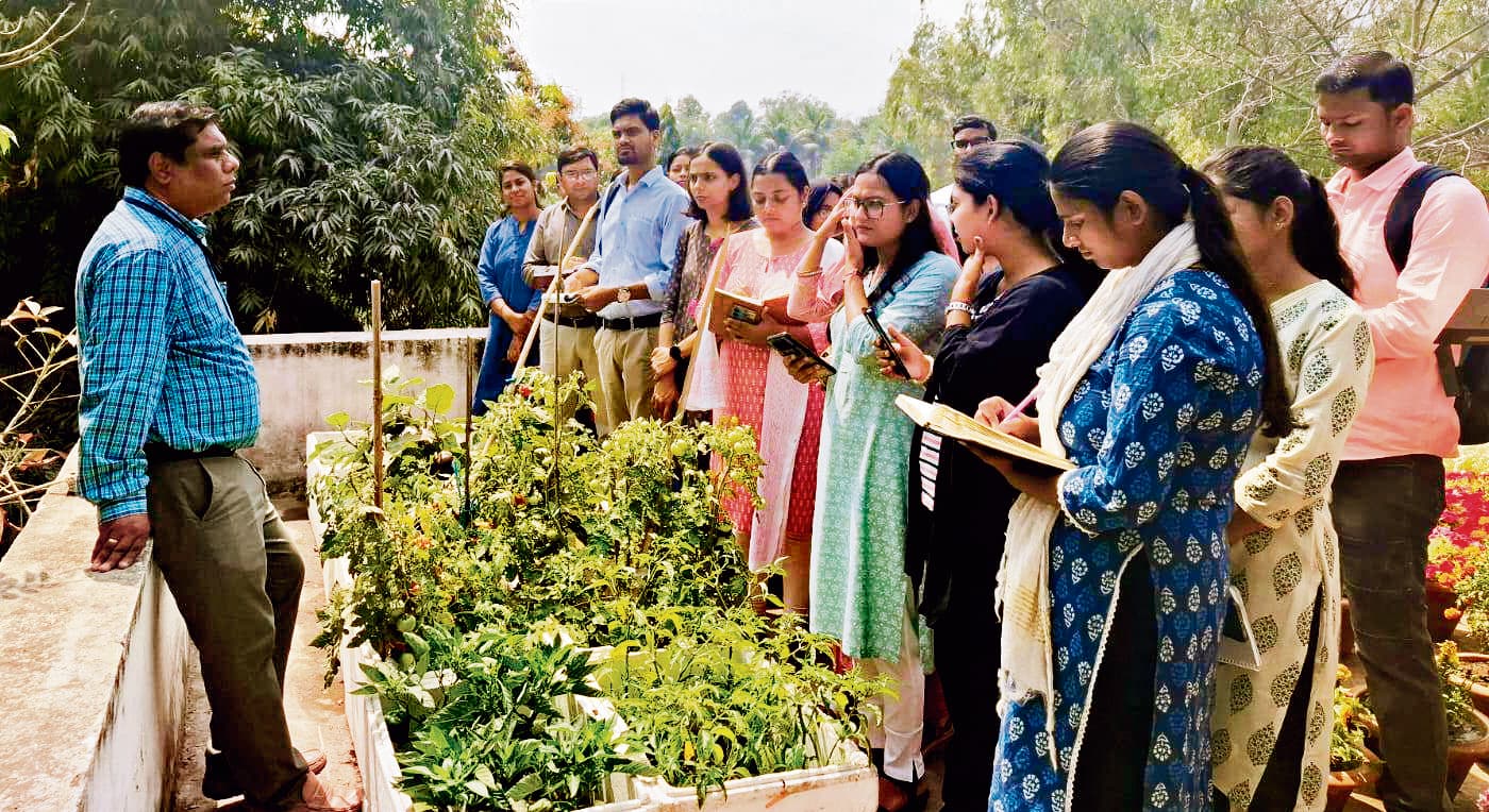 जिला कृषि कार्यालय के कार्यों से रूबरू हुई ट्रेनी कृषि पदाधिकारियों की टीम