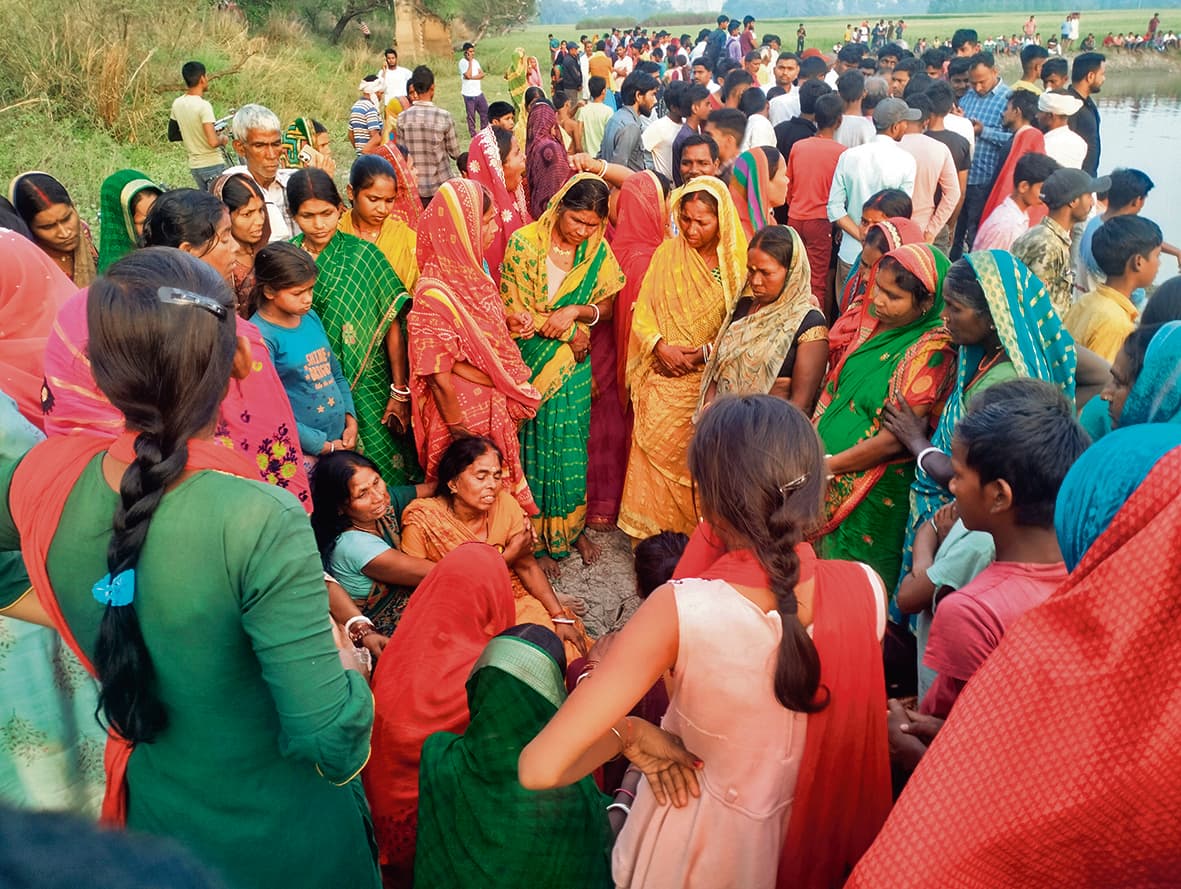 Hajipur News : पोखर में डूबे चार किशोर, दो को ग्रामीणों ने बचाया, दो लापता