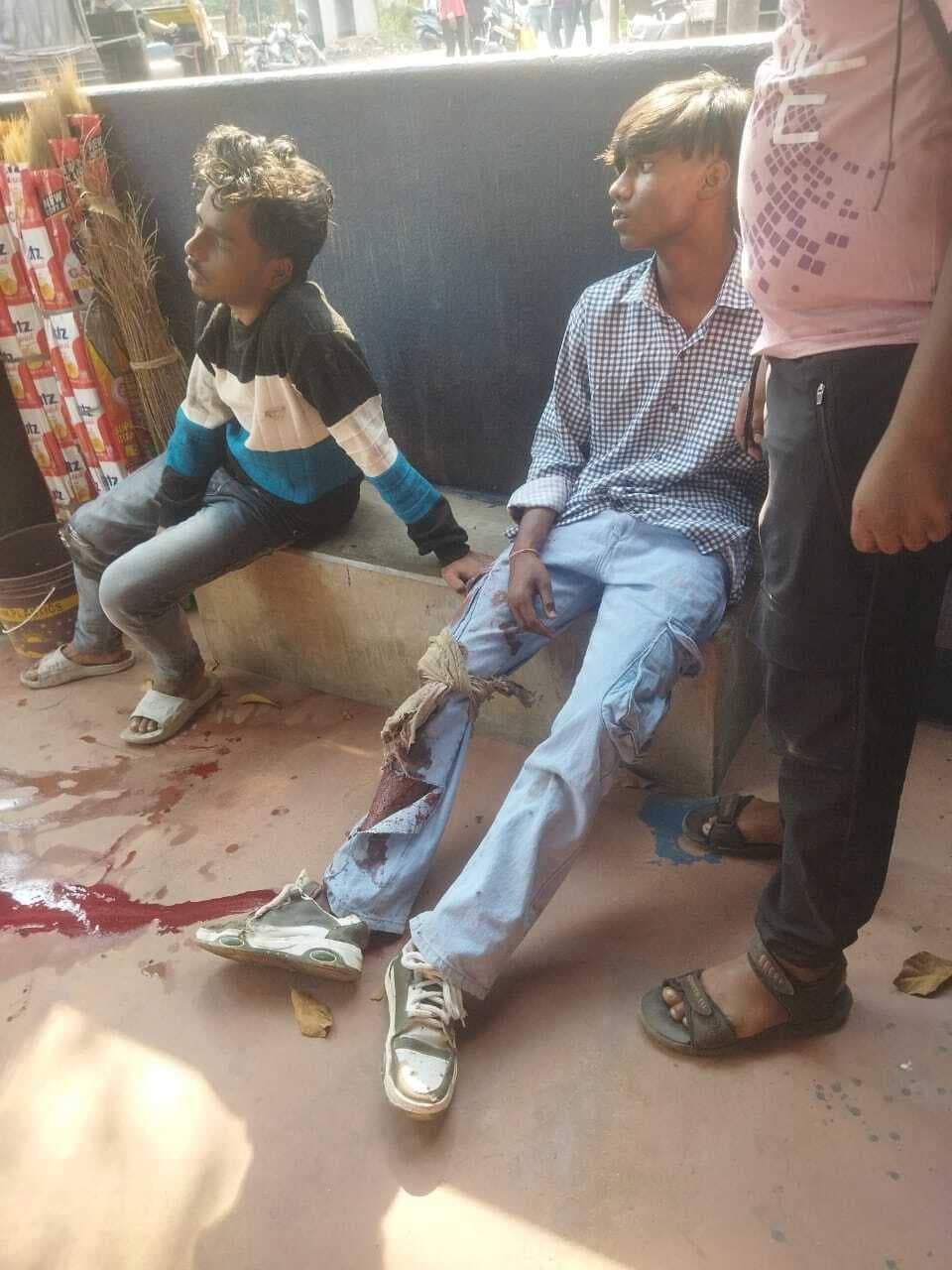 East Singhbhum News : मुसाबनी में खड़े टेंपों से टकरायी बुलेट, तीन छात्र गंभीर रूप से घायल, रेफर