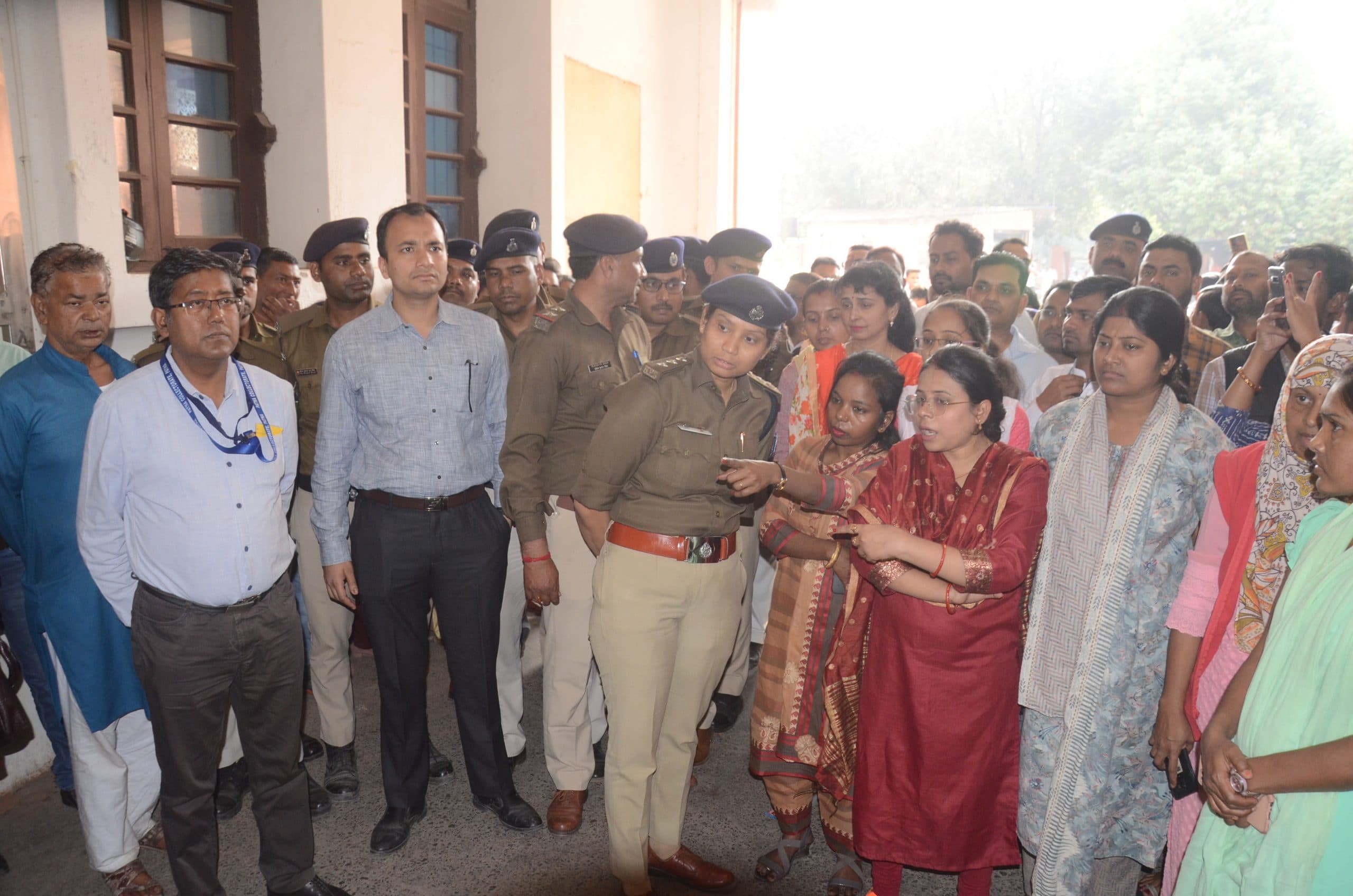 Patna News : सचिवालय कर्मी की ब्रेन हेमरेज से मौत, सहयोगियों ने किया प्रदर्शन