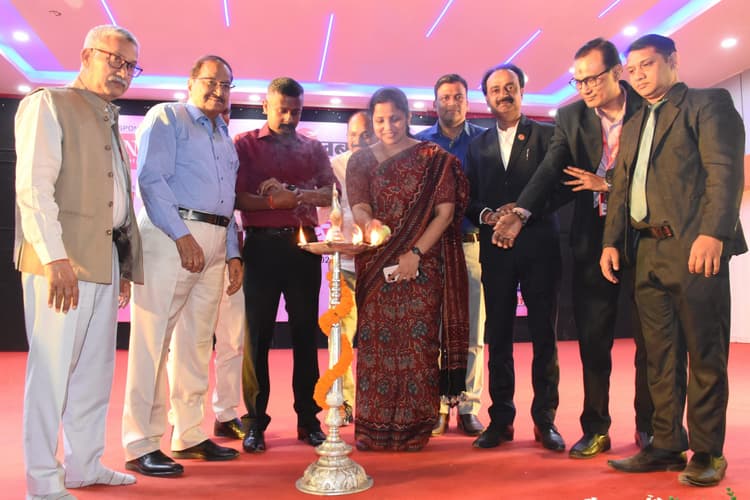 Dhanbad News : 21 महिला चिकित्सकों को प्रभात खबर ने दिया अपराजिता सम्मान