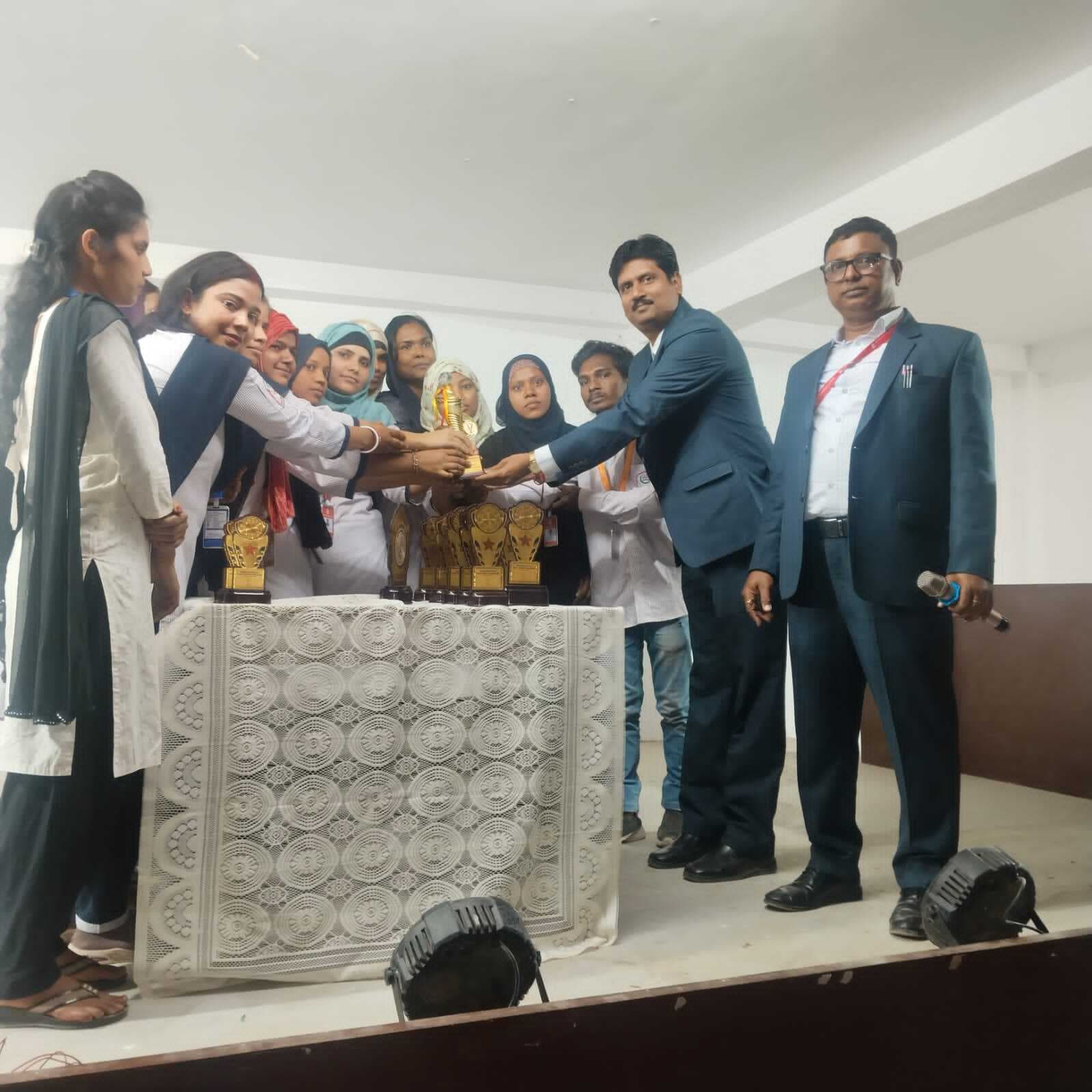 अल्हाज नईमुद्दीन शाहिदी में क्विज प्रतियोगिता का आयोजन