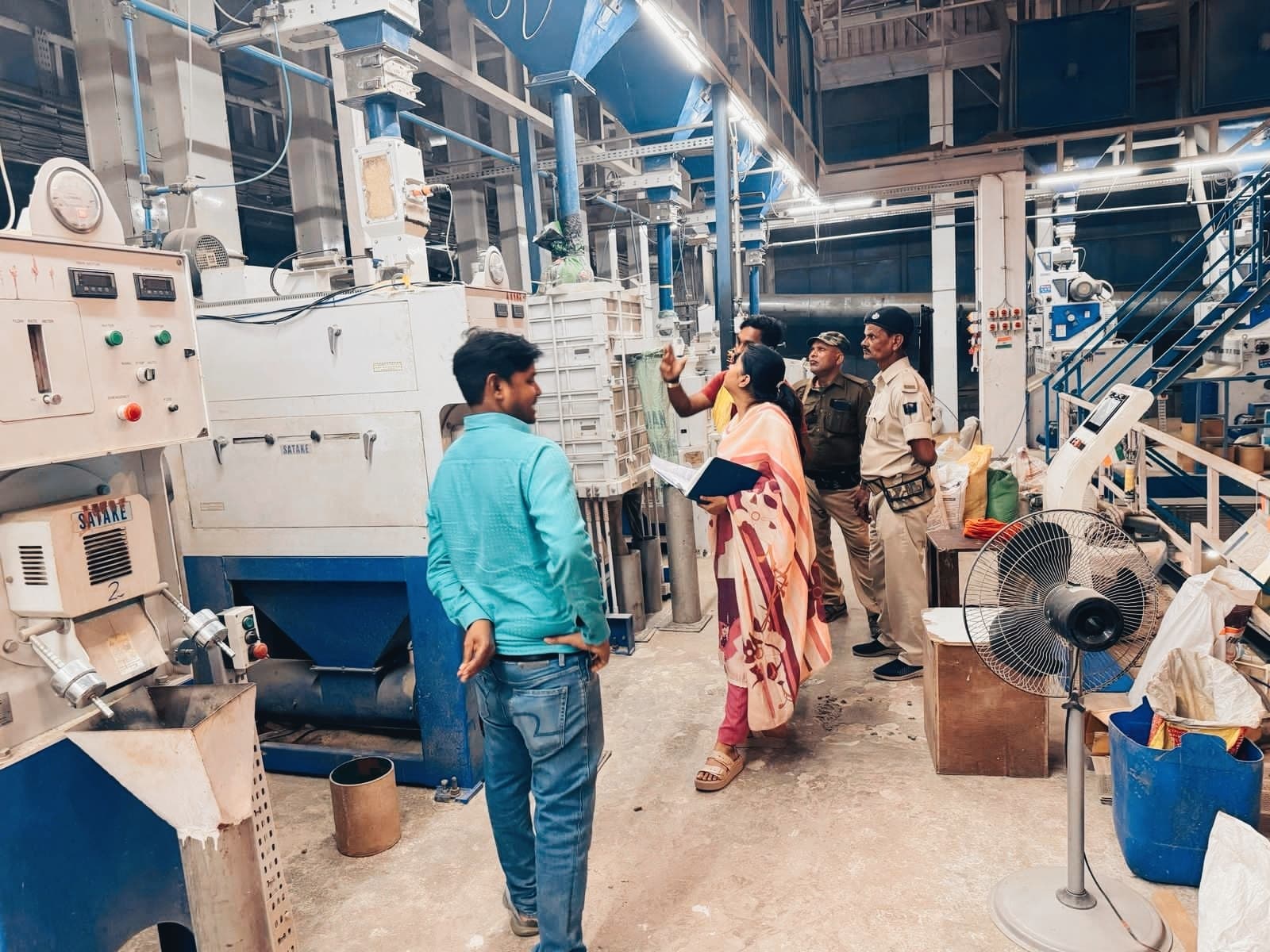 सीओ ने राइस मिल का किया औचक निरीक्षण