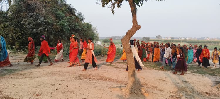 बुढ़ी माता की पूजा के लिए कलश शोभा यात्रा निकाली