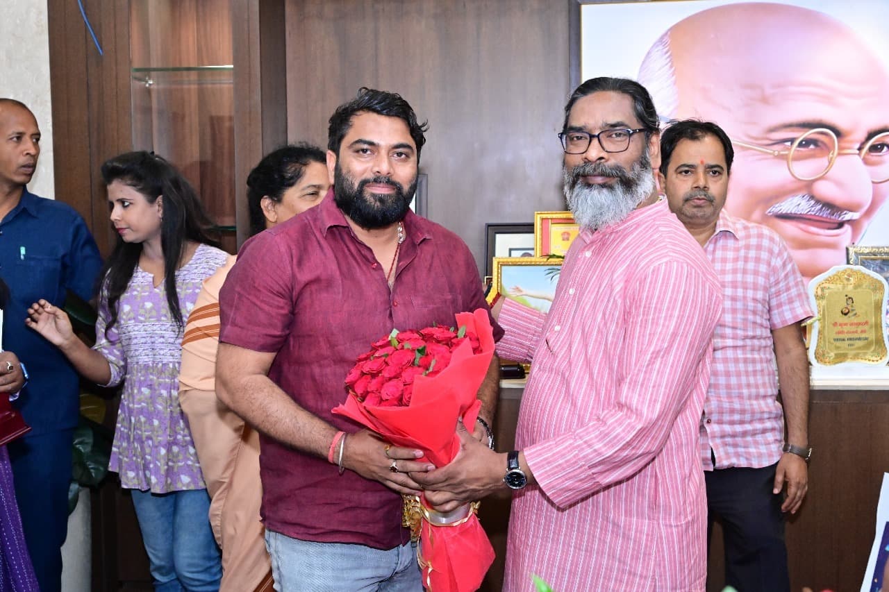 झामुमो नेता ने सीएम से की संगठन विस्तार पर चर्चा