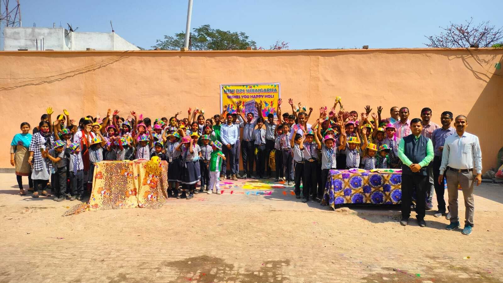 नयी दिल्ली पब्लिक स्कूल में होली मिलन समारोह का हुआ आयोजन