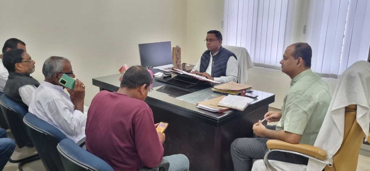 18 वर्ष पूर्ण करने वाले लोगों का मतदाता सूची में नाम दर्ज कराने की अपील