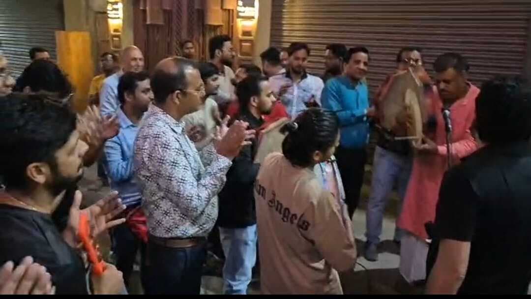 चंग की थाप पर थिरके राजस्थानी समुदाय के लोग