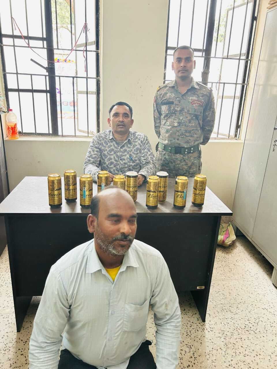 शराब के साथ तस्कर गिरफ्तार