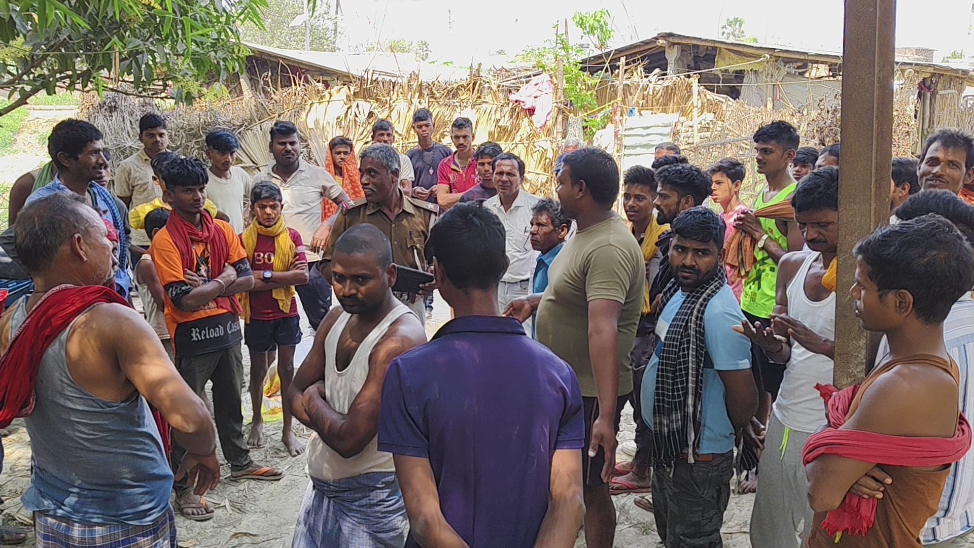 bhagalpur news : पत्नी ने जल्दी घर आने कहा था, पति लेट से आया, पत्नी ने दे दी अपनी जान