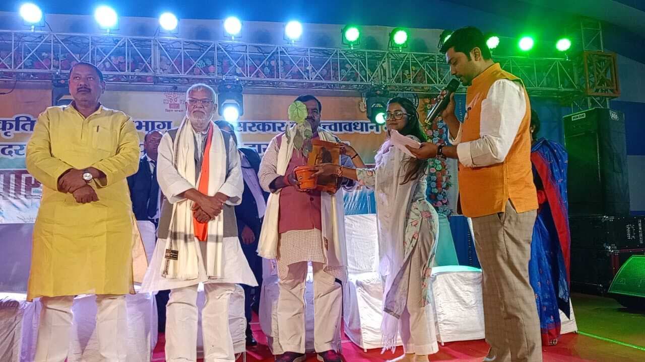 मंत्री ने की चंपारण सत्याग्रह महोत्सव के लिए 15 लाख देने की घोषणा
