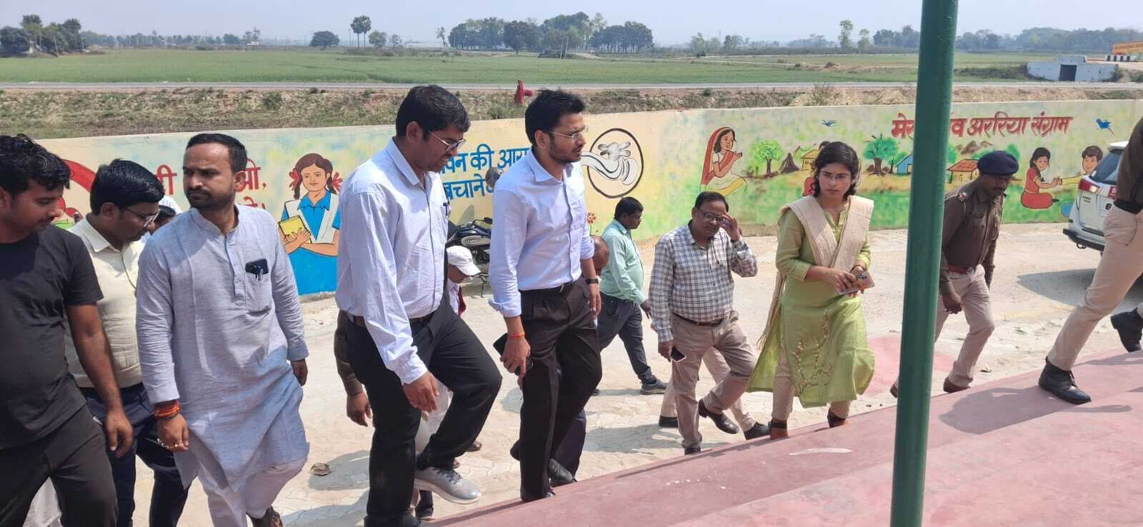 Madhubani News : डीएम ने संग्राम पंचायत के विकासात्मक कार्यों का निरीक्षण