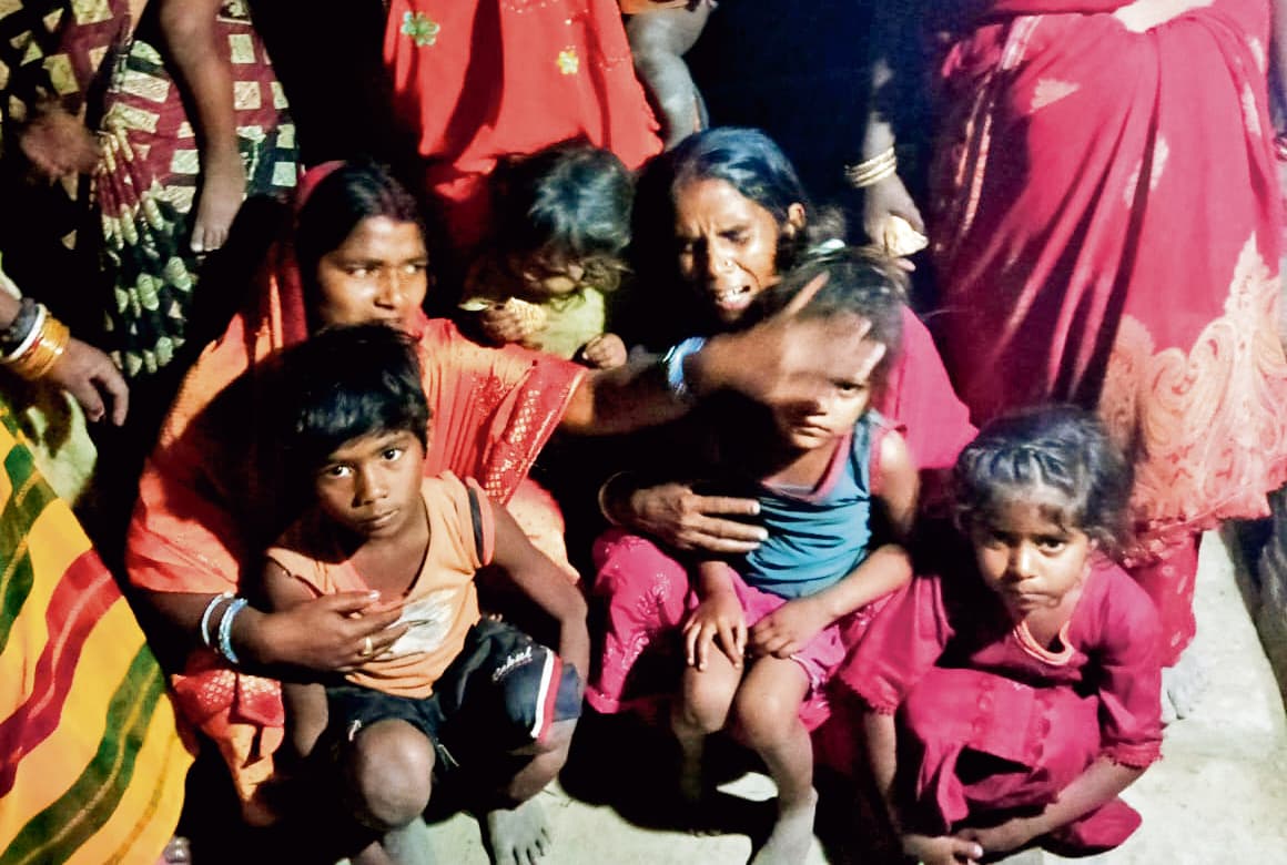 Saran News : भेल्दी में खेत में काम करने गये पति पत्नी की करेंट लगने से गयी जान