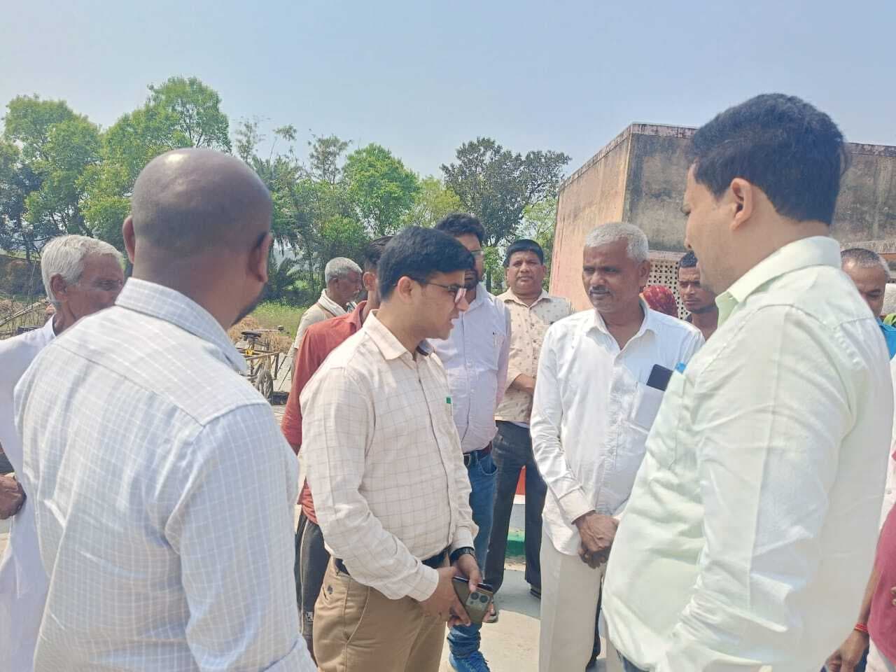 Madhubani News : शिविर में अधिकारियों ने सुनीं लोगों की फरियाद