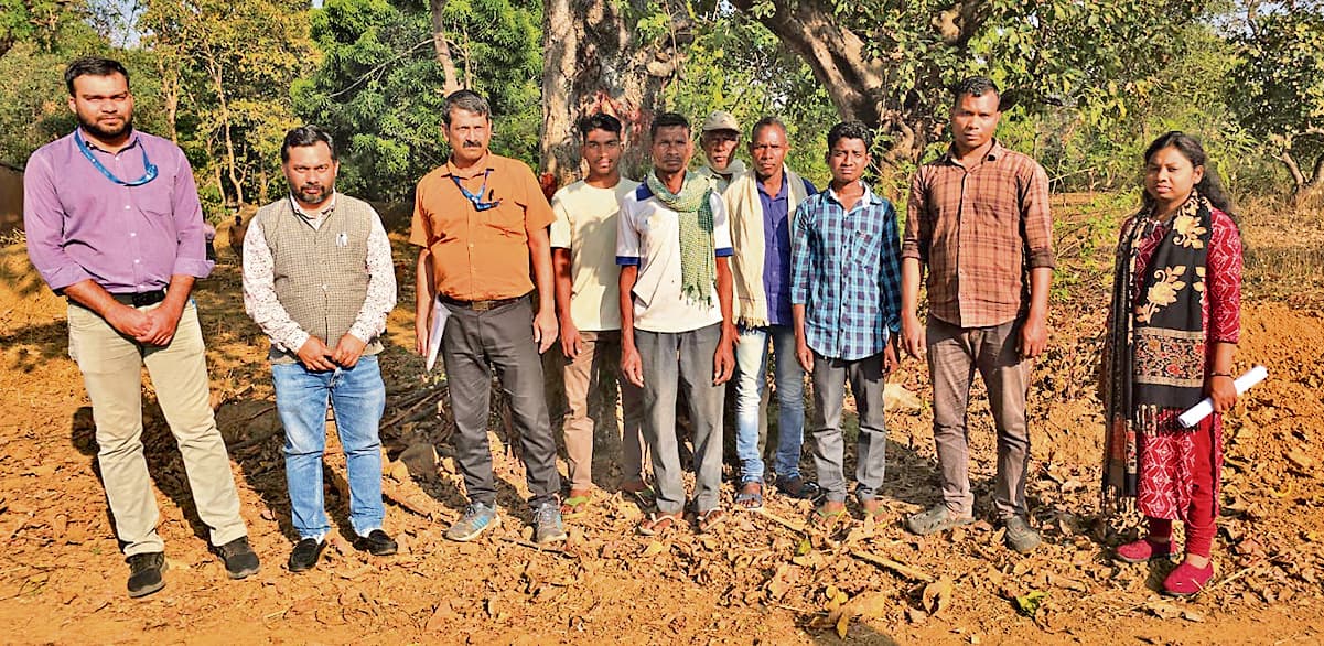 seraikela kharsawan news: सेंट्रल सिल्क बोर्ड के उपसचिव ने कहा- खरसावां में तसर की खेती बेहतर, उपज बढ़ाने पर मंथन