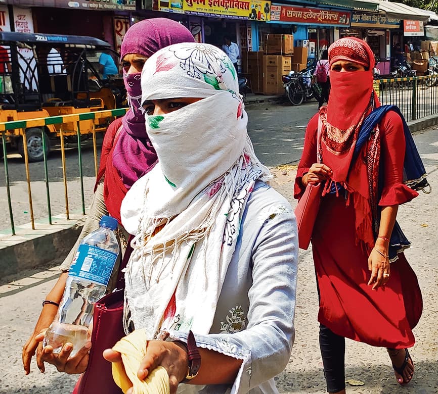 Gopalganj News : बढ़ी गर्मी, पारा हुआ 33 डिग्री के पार, रात में भी लोगों को वैशाख वाली गर्मी का होने लगा एहसास