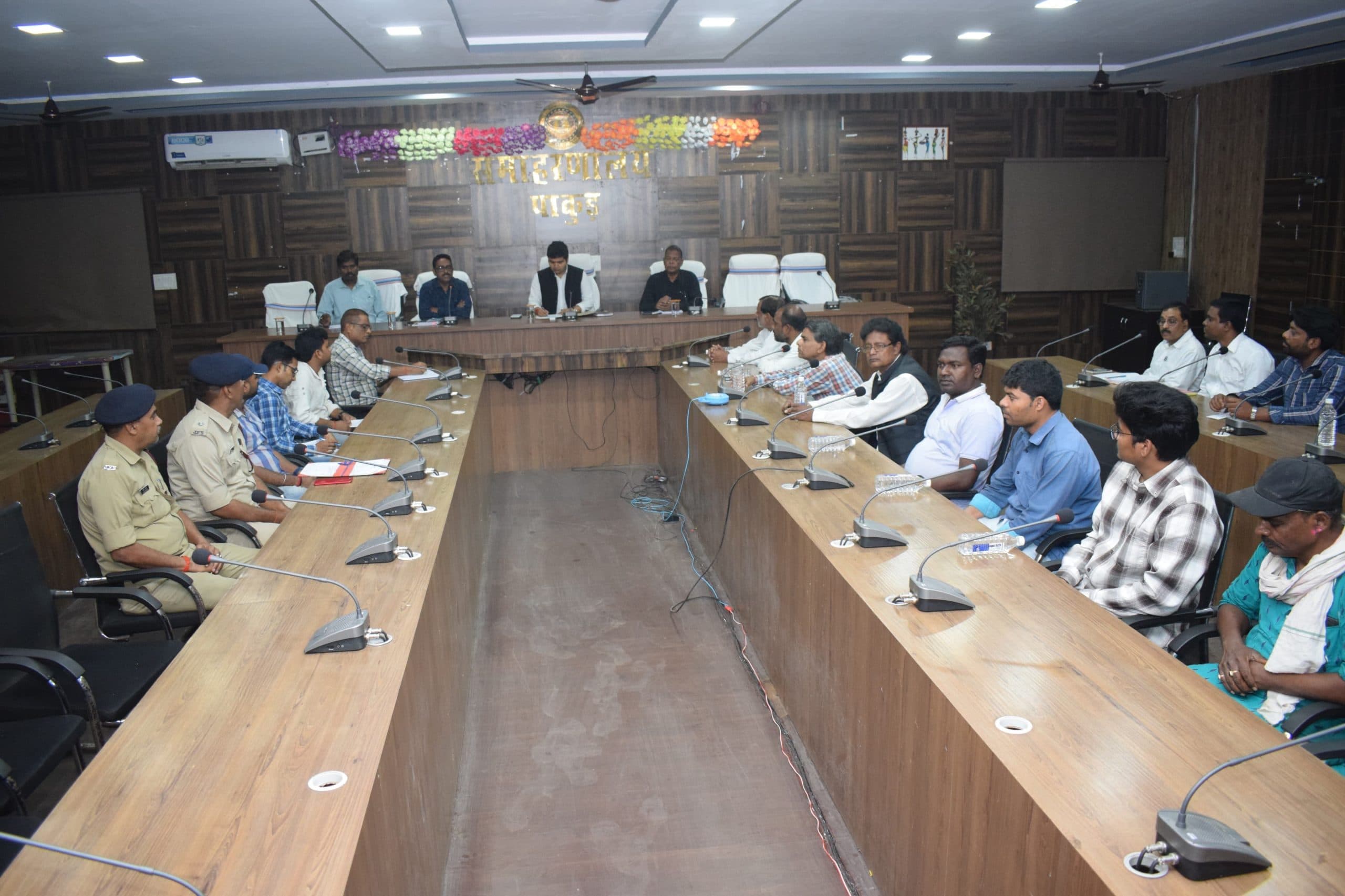 मतदाता सूची के अद्यतन करने में राजनीतिक दल दें सहयोग : डीसी