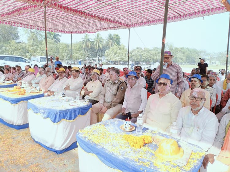 गांधी मैदान में होली मिलन समारोह का आयोजन