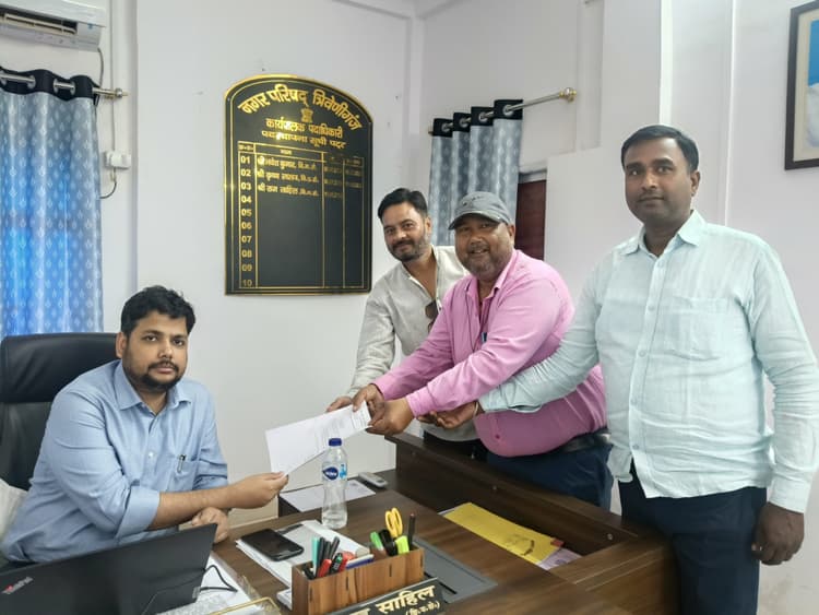 शिक्षकों को नगर आवास भत्ता देने की मांग, 15 दिनों में सीमांकन का दिया आश्वासन