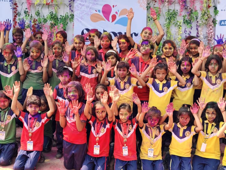 राष्ट्रीय एकता का संदेश देता है होली का त्योहार