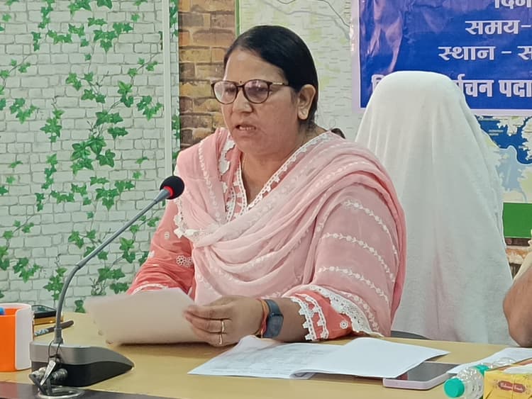 सहयोग एवं सौहार्दपूर्ण वातावरण में मनायें होली: डीसी