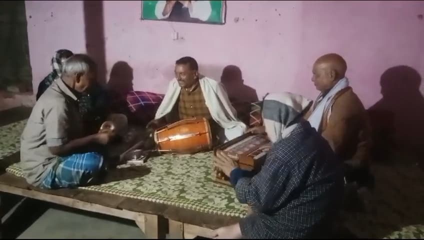 होली का परबान चढ़े रंग में जोगिड़ा के मदमस्त  स र र की उठ रही है गुंज