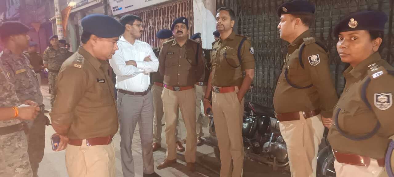 होली व ईद को प्रशासन एलर्ट, डीएम व एसपी ने शहर का किया मुआयना