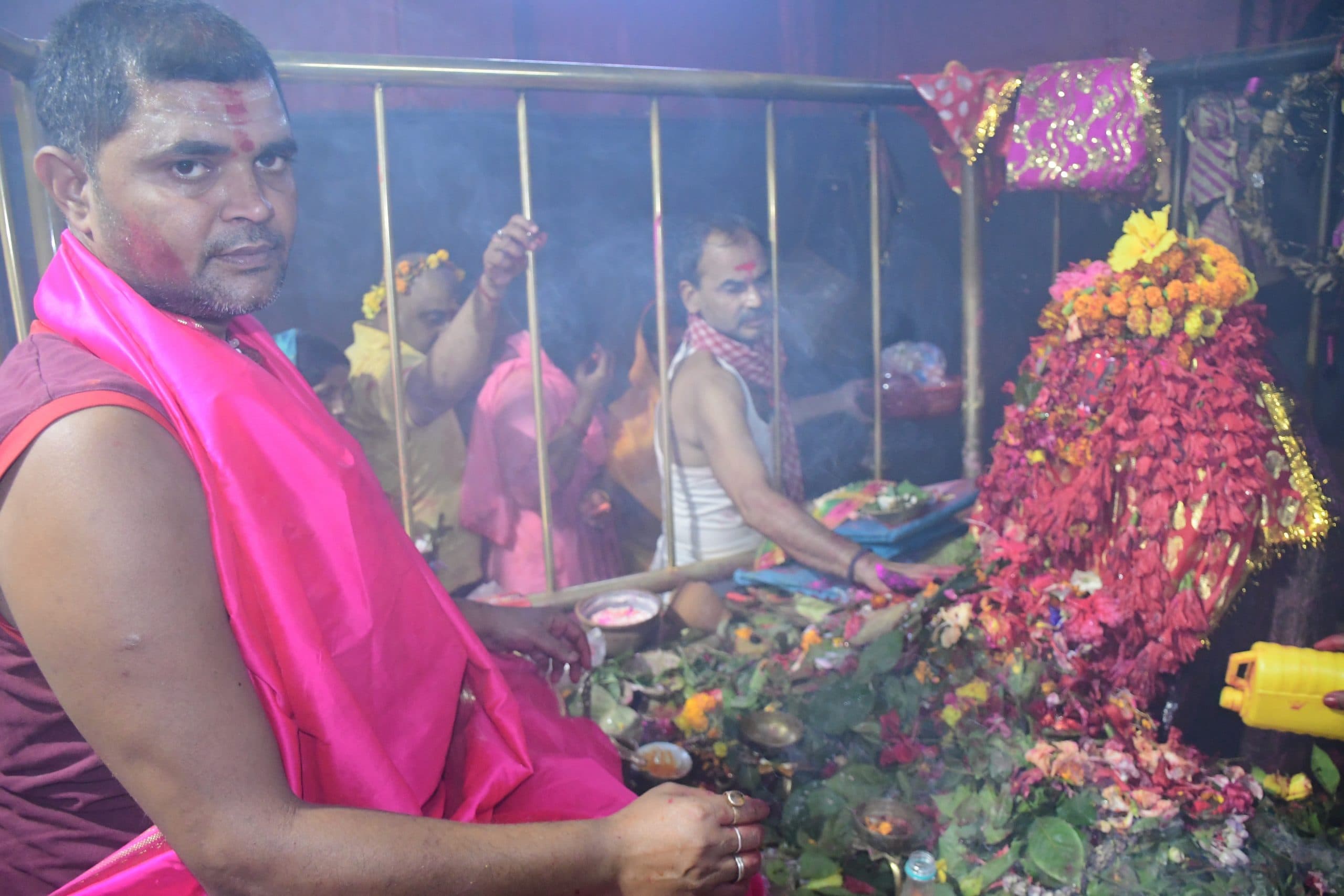 Deoghar News : बाबा मंदिर में कुंवारी कन्या व बटुक भोजन के साथ चातुर्मास खप्पड़ पूजा का समापन