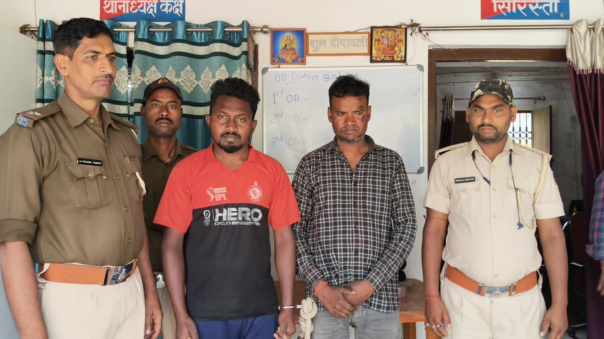 विदेशी शराब के साथ दो तस्कर गिरफ्तार