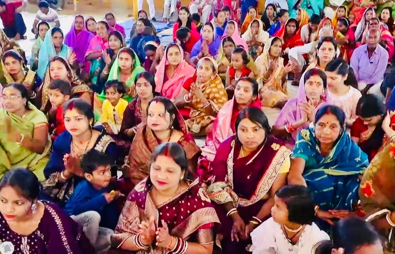 भागवत मनुष्य को त्याग व वैराग्य सिखाता है भोगी नहीं : कथावचक