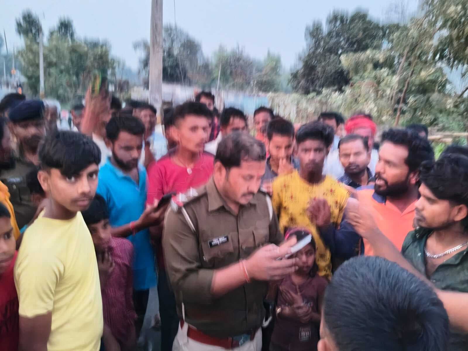 पिचकारी खरीदने जा रही बच्ची की वाहन के  ठोकर से मौत