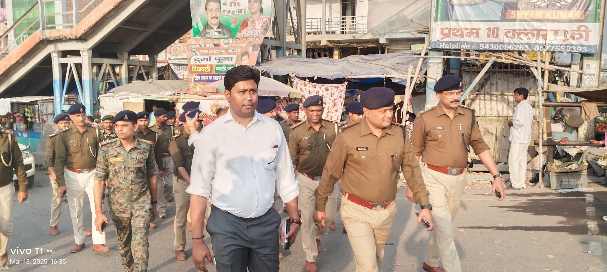 एसडीओ व पुलिस पदाधिकारियों ने किया फ्लैग मार्च